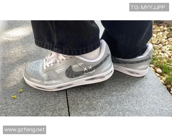 足球明星涂鸦鞋子名称揭秘让你了解潮流与运动的完美结合 足球明星涂鸦鞋子名称揭秘让你了解潮流与运动的完美结合