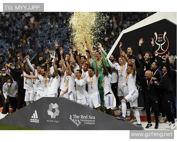 希腊足球明星加盟皇马展现实力助力球队争夺荣誉